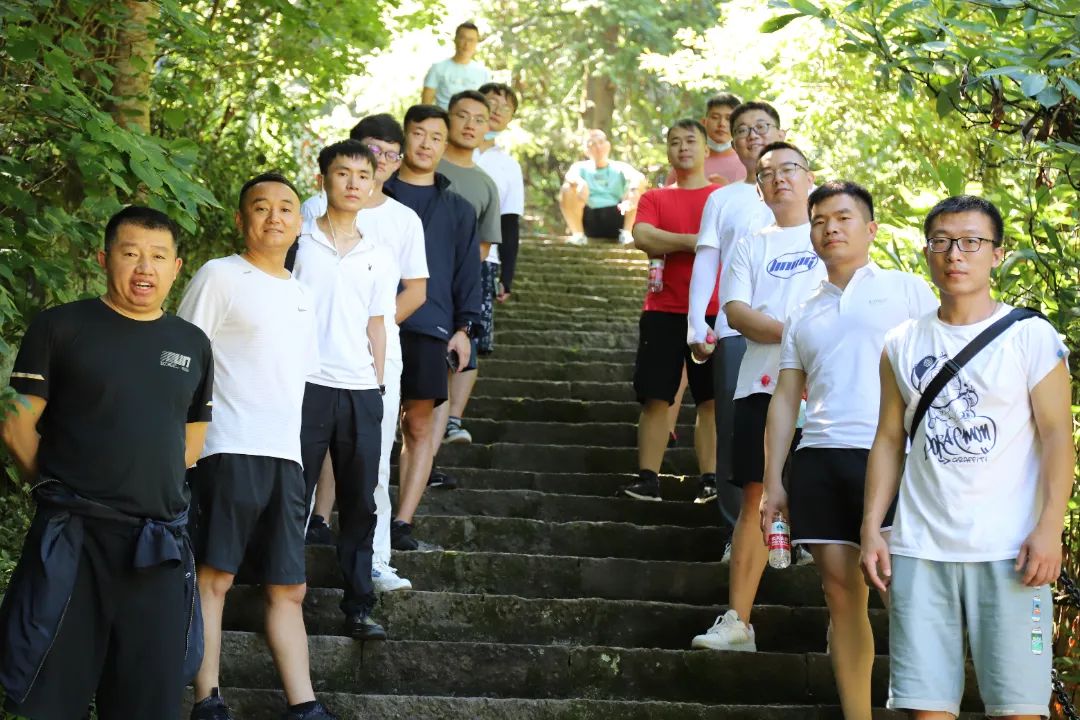 齐心协力,共创未来——伟杰信营销团队浙江团建活动